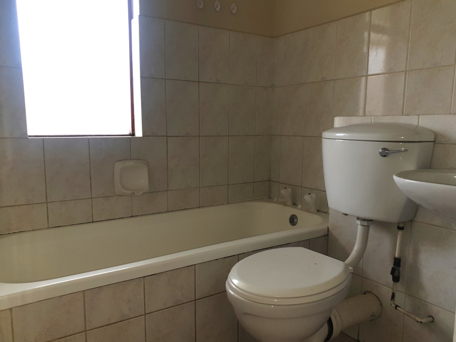 2 Bedroom Property for Sale in Guldenland Western Cape